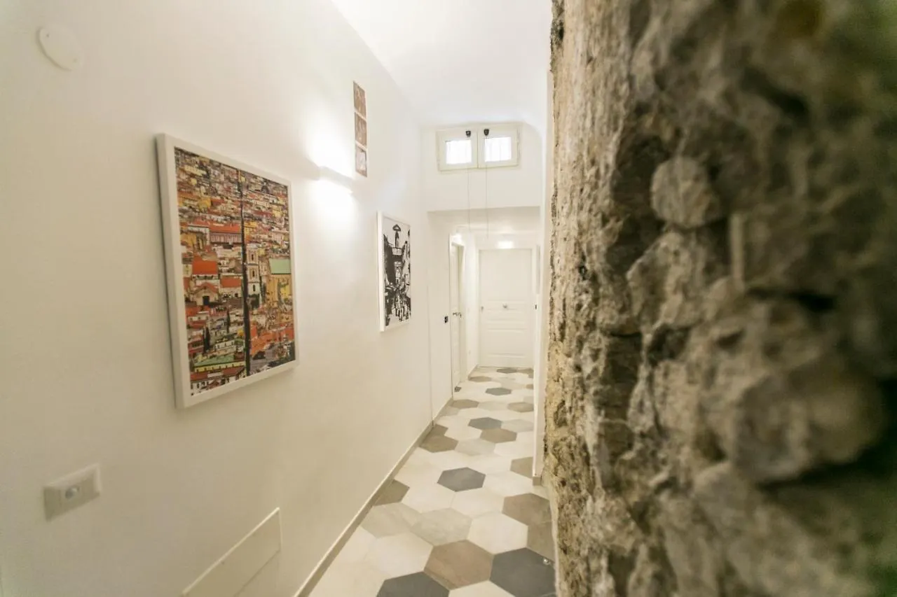Anticaglia/24 Bed & Breakfast Naples