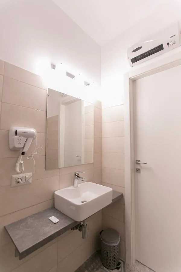 Anticaglia/24 Bed & Breakfast Naples