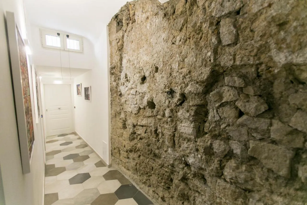 Anticaglia/24 Bed & Breakfast Naples