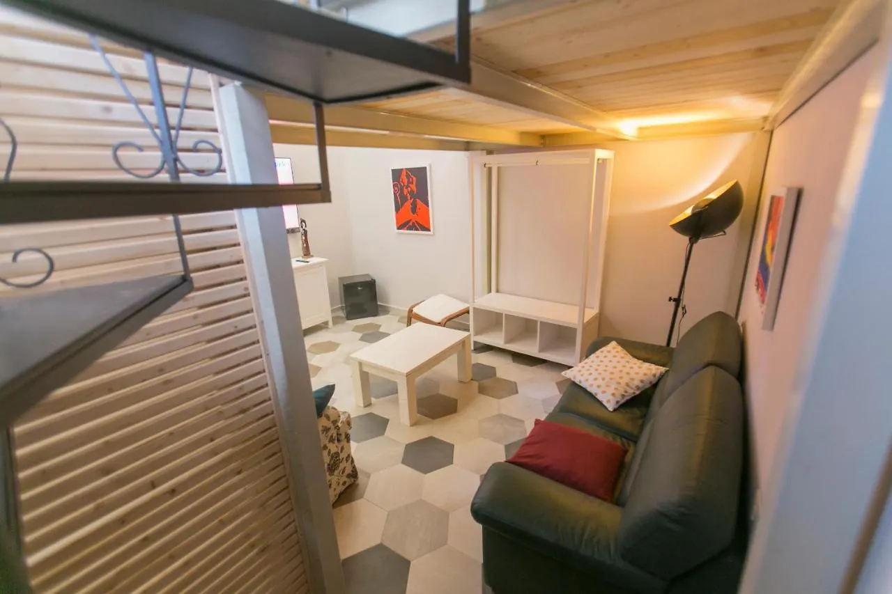 Anticaglia/24 Bed & Breakfast Naples