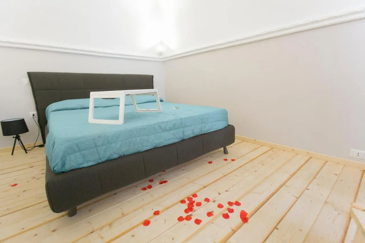 Anticaglia/24 Bed & Breakfast Naples 0*,