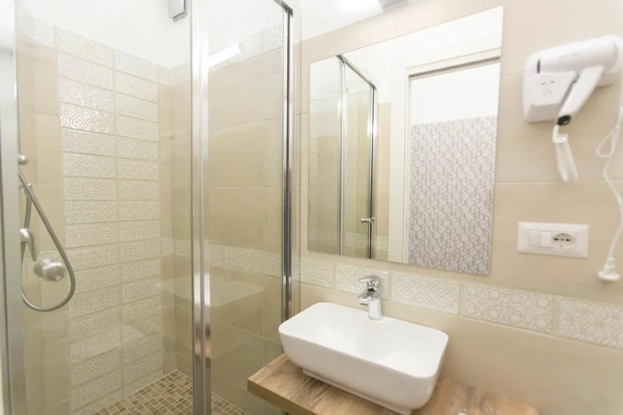 Anticaglia/24 Bed & Breakfast Naples 0*,