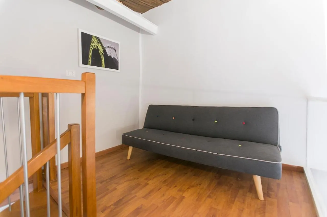 Anticaglia/24 Bed & Breakfast Naples 0*,  Italy