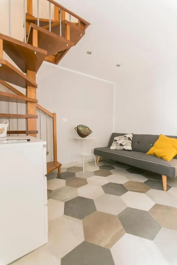 Anticaglia/24 Bed & Breakfast Naples 0*,  Italy
